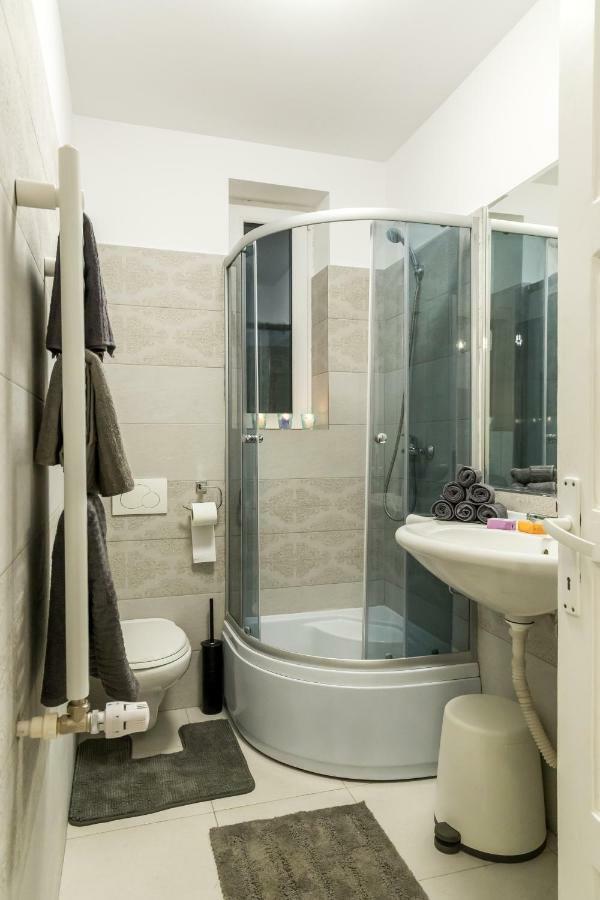 White Nights Of Old Town Bucharest Apartment Exterior foto